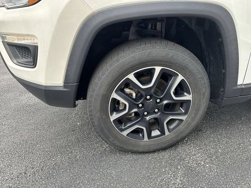 Used 2019 Jeep Compass Trailhawk AWD/4WD image 8