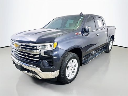 Used 2024 Chevrolet Silverado 1500 LTZ w/ LTZ Premium Package image 3