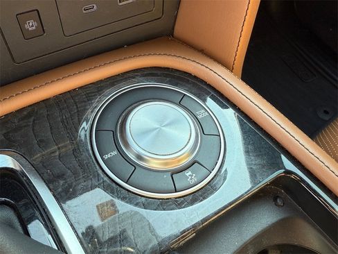 Used 2023 INFINITI QX80 Sensory w/ All-Season Package image 25