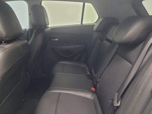 Used 2020 Chevrolet Trax LT w/ Sun & Sound Package FWD image 18