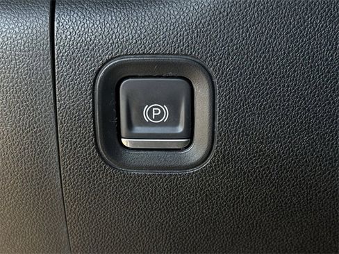 Certified 2021 Chevrolet Silverado 1500 RST w/ Redline Edition image 27