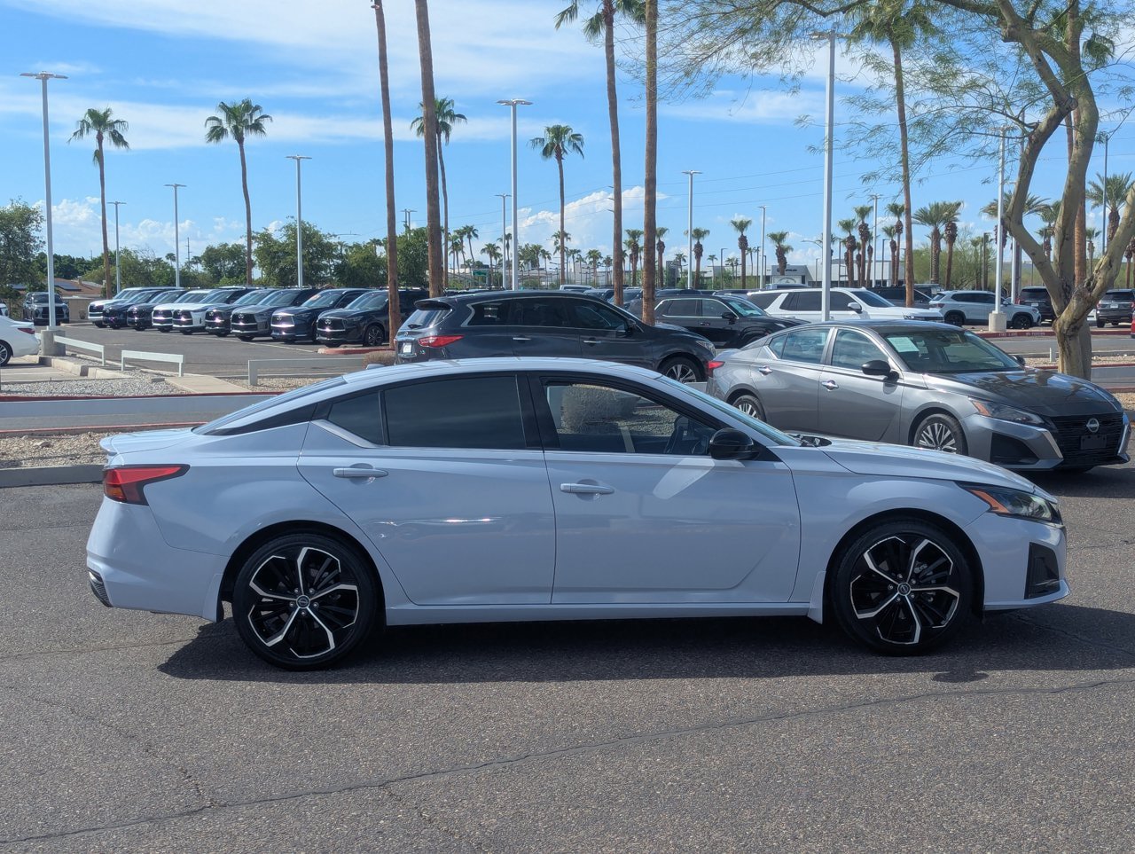 Certified 2023 Nissan Altima 2.5 SR FWD image 10