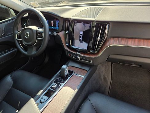Certified 2023 Volvo XC60 B5 Plus w/ Climate Package AWD/4WD image 11