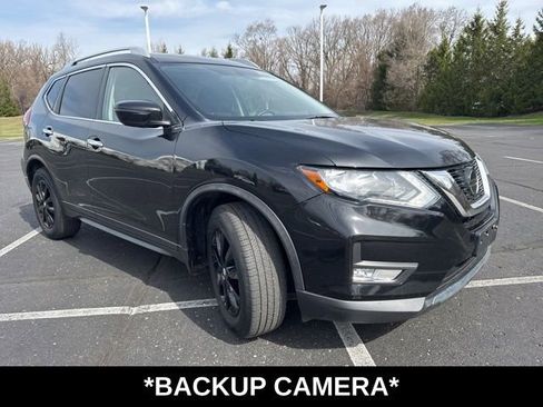 Used 2018 Nissan Rogue SV FWD image 4