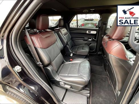 Used 2023 Ford Explorer Platinum w/ Technology Package AWD/4WD image 27