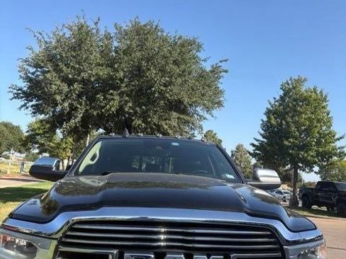 Used 2019 RAM 2500 Laramie AWD/4WD image 1