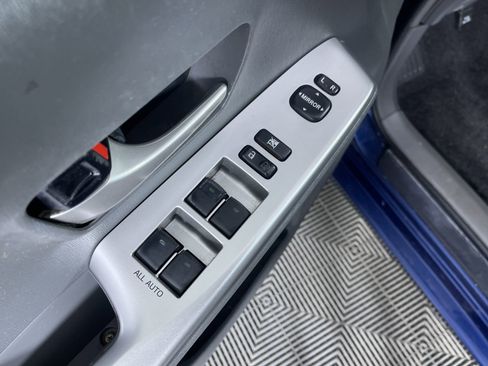 Used 2012 Toyota Prius V Three image 14