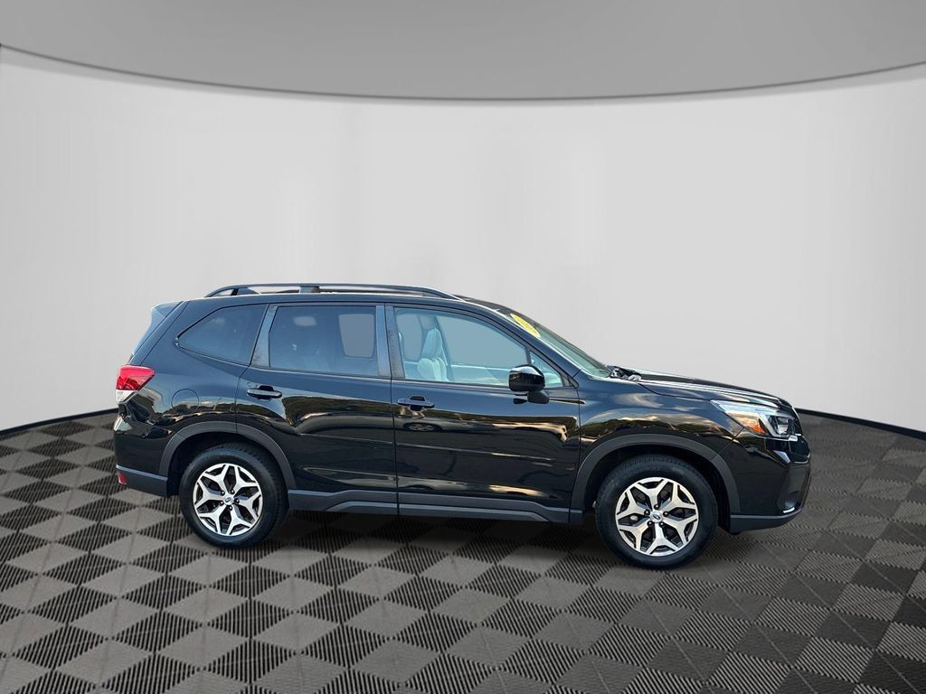 Used 2021 Subaru Forester Premium AWD/4WD image 8