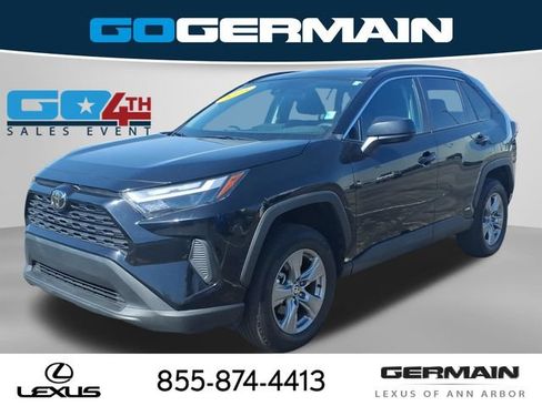 Used 2025 Toyota RAV4 LE AWD/4WD image 1