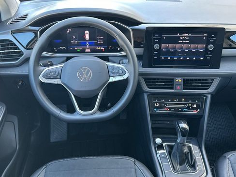 New 2026 Volkswagen Taos SE image 12