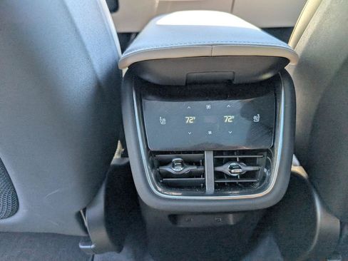 Used 2025 Volvo EX90 Ultra AWD/4WD image 9