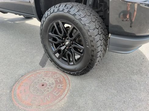 Used 2018 Chevrolet Silverado 1500 LT w/ All Star Edition AWD/4WD image 20