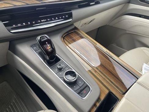 Used 2021 Cadillac Escalade ESV Premium Luxury Platinum image 33