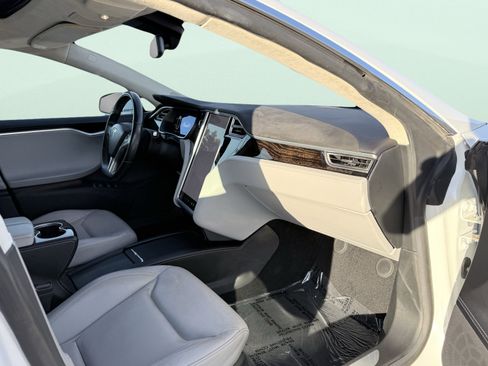 Used 2016 Tesla Model S 60 image 30