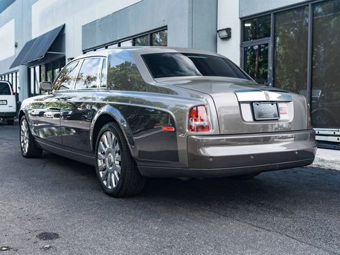 Used 2004 Rolls-Royce Phantom Sedan RWD image 9