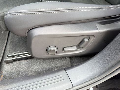 Certified 2023 Volvo C40 P8 Recharge Ultimate image 14