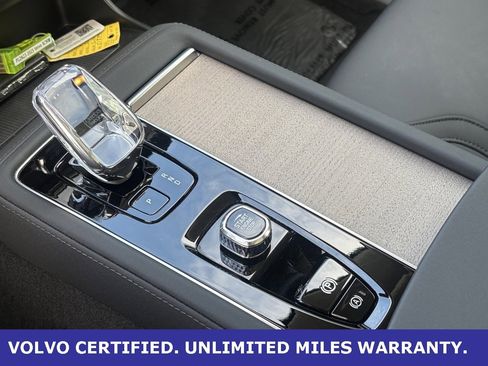 Certified 2025 Volvo XC90 B6 Plus image 21