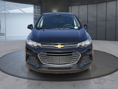 Used 2022 Chevrolet Trax LS w/ Tint and Cruise Package AWD/4WD image 9