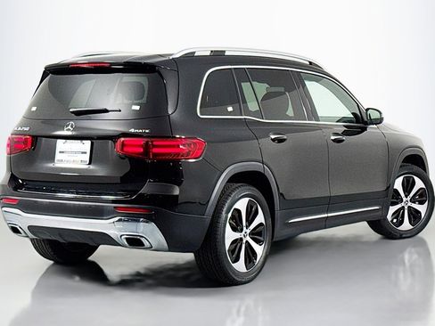 Used 2024 Mercedes-Benz GLB 250 4MATIC image 13