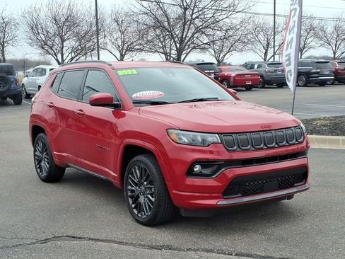Certified 2022 Jeep Compass Limited AWD/4WD image 3
