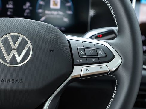 New 2026 Volkswagen Tiguan SE image 61