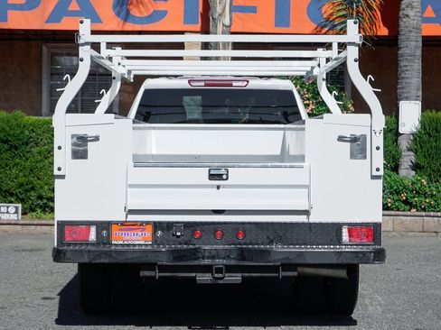 Used 2025 Chevrolet Silverado 3500 LT w/ Convenience Package image 7