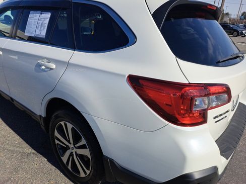 Used 2018 Subaru Outback 2.5i Limited image 24