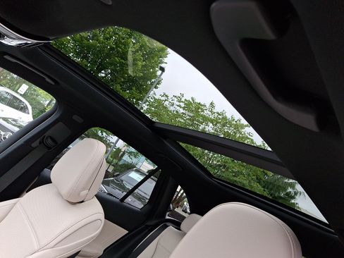 New 2027 Mercedes-Benz GLC 300 4MATIC image 12