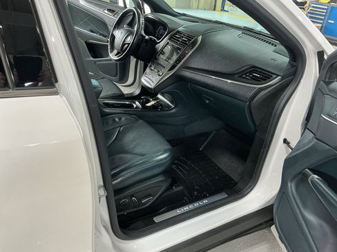 Used 2019 Lincoln MKC Reserve w/ MKC Technology Package image 16