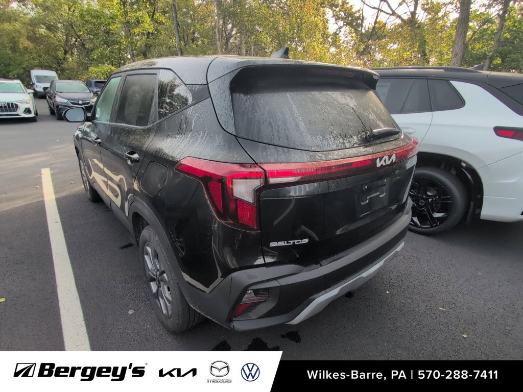 Used 2024 Kia Seltos LX AWD/4WD image 10