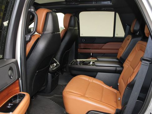 Used 2020 Lincoln Navigator Reserve image 26