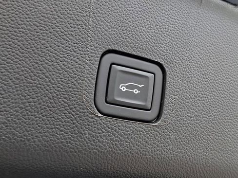 Certified 2023 Chevrolet Traverse LT AWD/4WD image 29