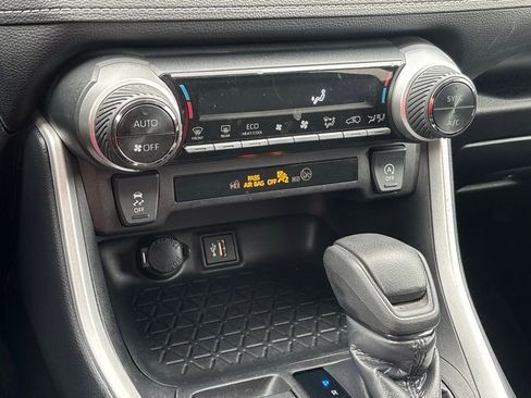 Used 2024 Toyota RAV4 XLE image 21