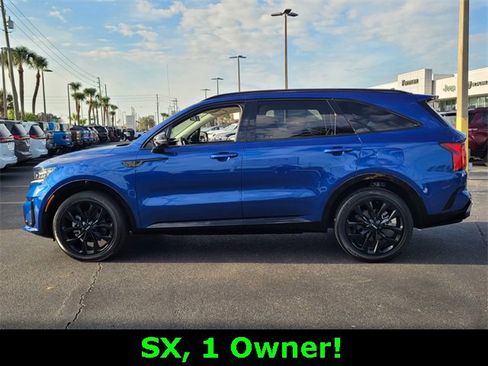 Used 2023 Kia Sorento SX image 4