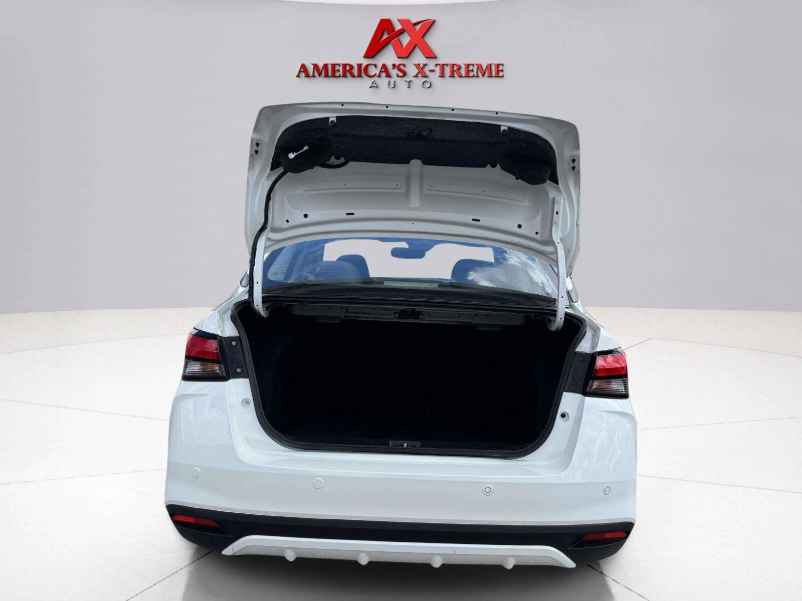 Used 2021 Nissan Versa SR w/ Convenience Package FWD image 46
