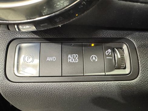 New 2026 Chevrolet Equinox LT w/ Convenience Package II AWD/4WD image 18