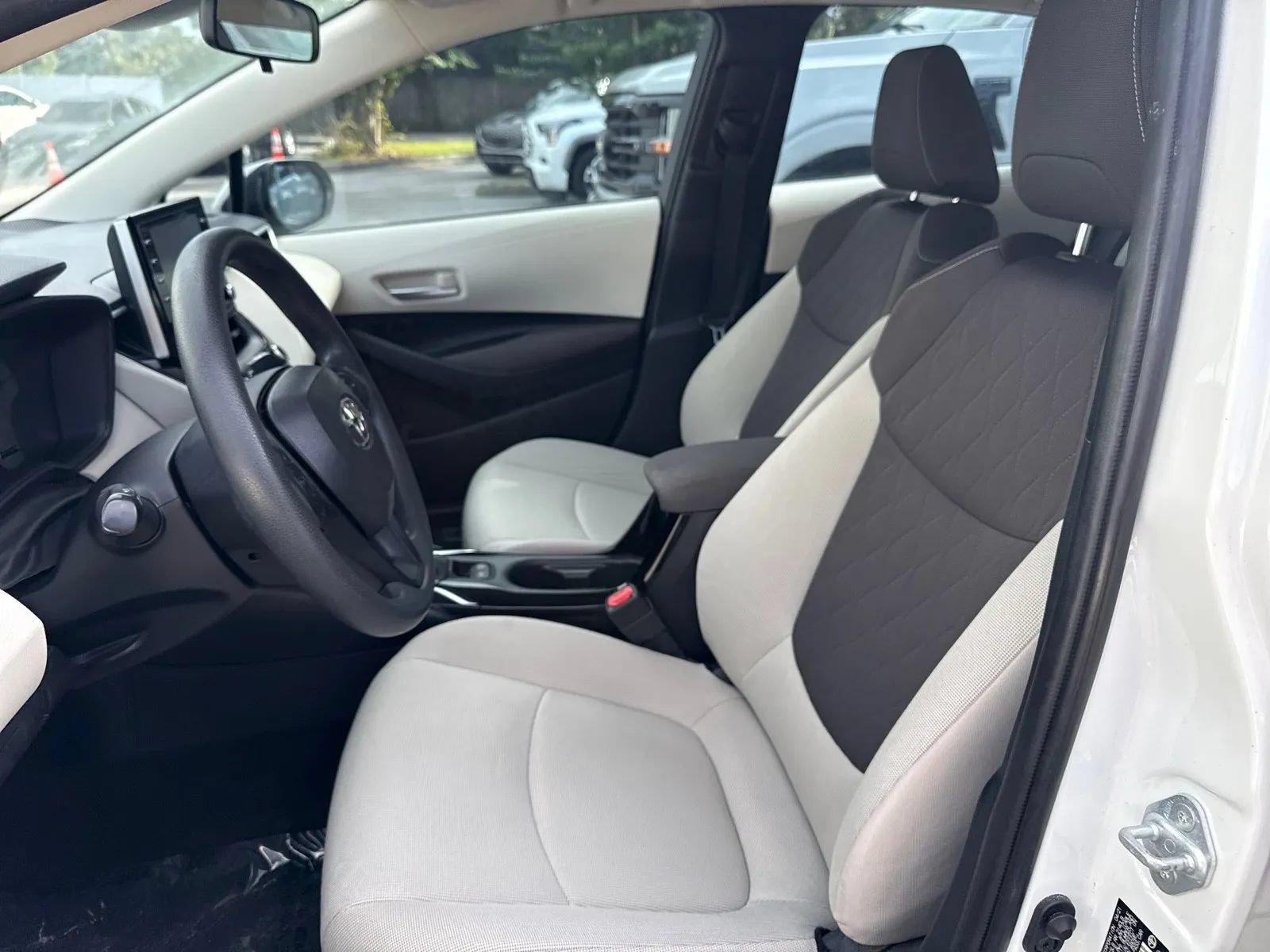 Used 2021 Toyota Corolla LE FWD image 12