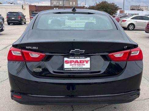 Used 2016 Chevrolet Malibu LT w/ Leather Package FWD image 9