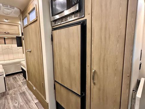 Used 2020 Mercedes-Benz Sprinter 3500 w/ Windows All Around Package image 28