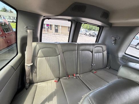 Used 2019 Chevrolet Express 3500 LS RWD image 21
