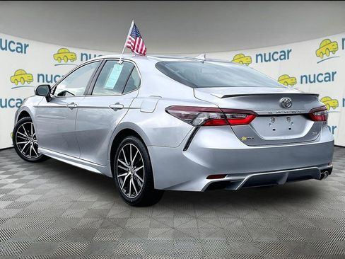 Used 2023 Toyota Camry SE FWD image 4