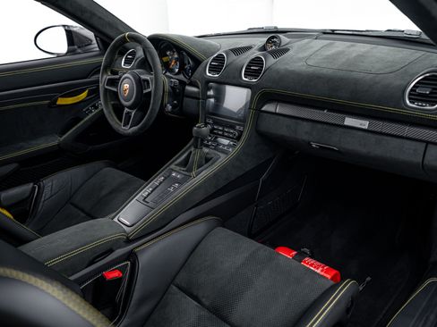 Certified 2024 Porsche 718 Cayman GT4 RS image 19