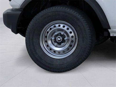 New 2025 Ford Bronco Base image 46