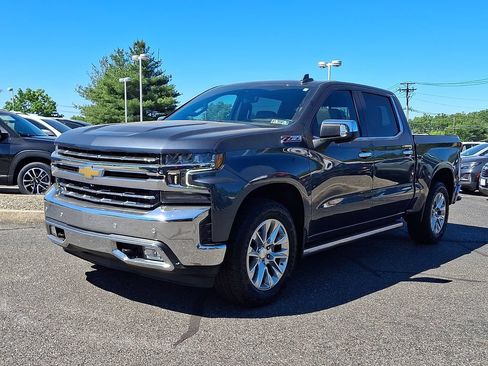 Used 2022 Chevrolet Silverado 1500 LTZ w/ LTZ Premium Package AWD/4WD image 6