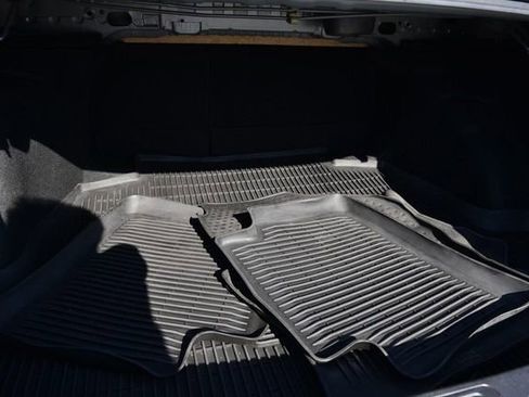 Used 2022 Toyota Corolla LE image 18