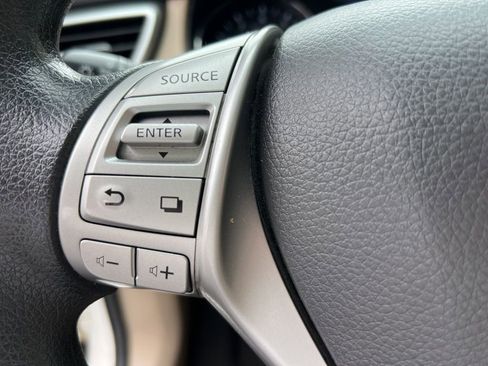 Used 2016 Nissan Rogue S image 14