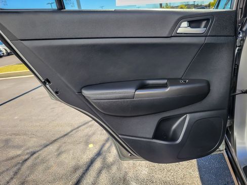 Used 2020 Kia Sportage S w/ S Sunroof Package image 17