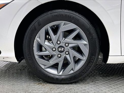 Used 2024 Hyundai Elantra SEL image 8