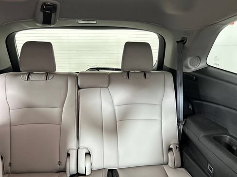 Used 2020 Honda Pilot Touring image 20
