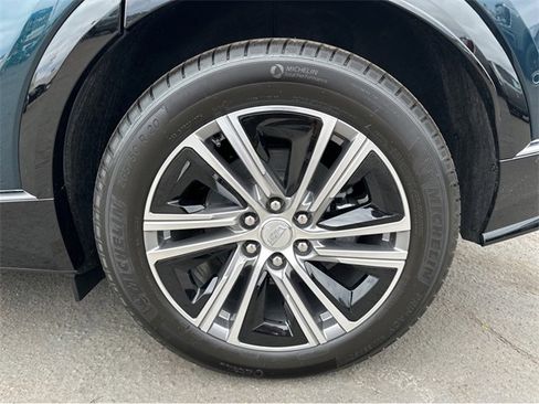 New 2025 Cadillac Lyriq Luxury image 13